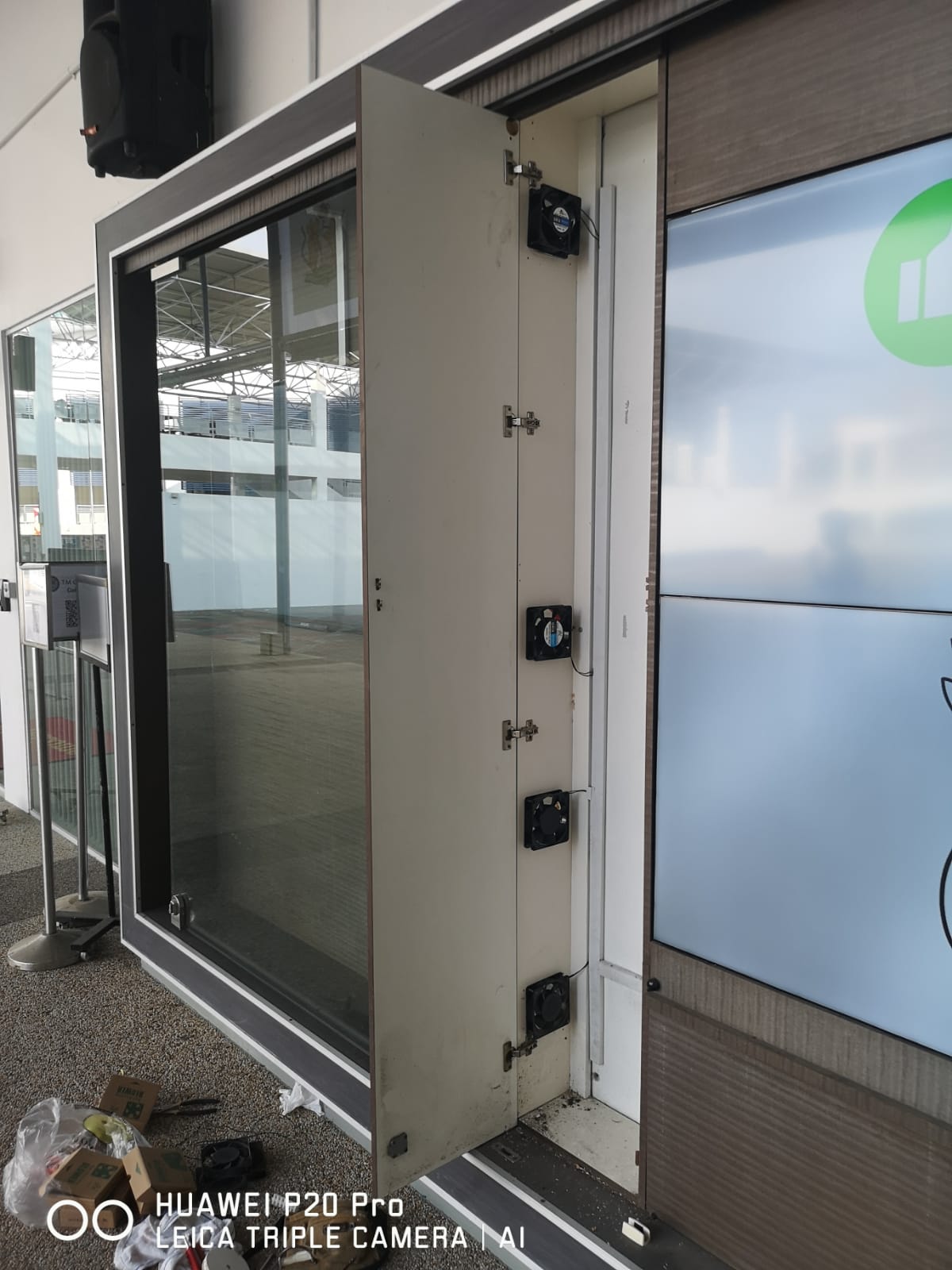 DIGITAL SIGNAGE / VENTILATION INSTALLATION