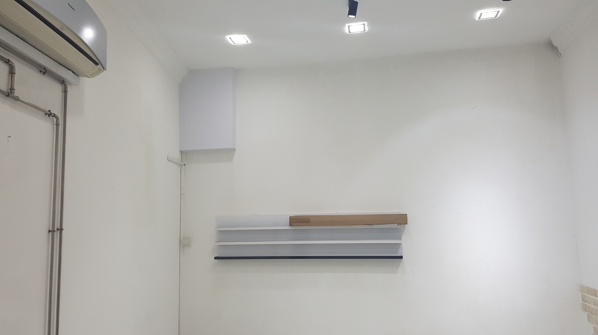 1F with floor ciment sanding
