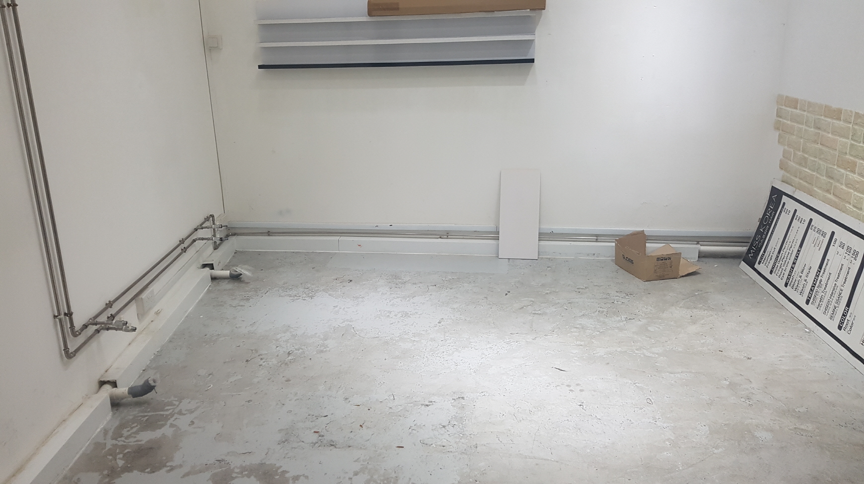 1F with floor ciment sanding