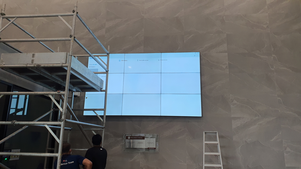 3 x 3 Video wall
