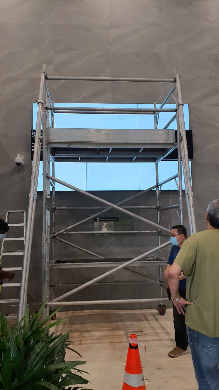 3 x 3 Video wall